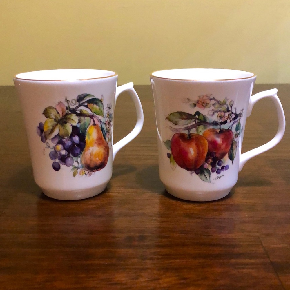 Vintage Set of 2 Jason fine bone china mugs - red apples, pear/grapes